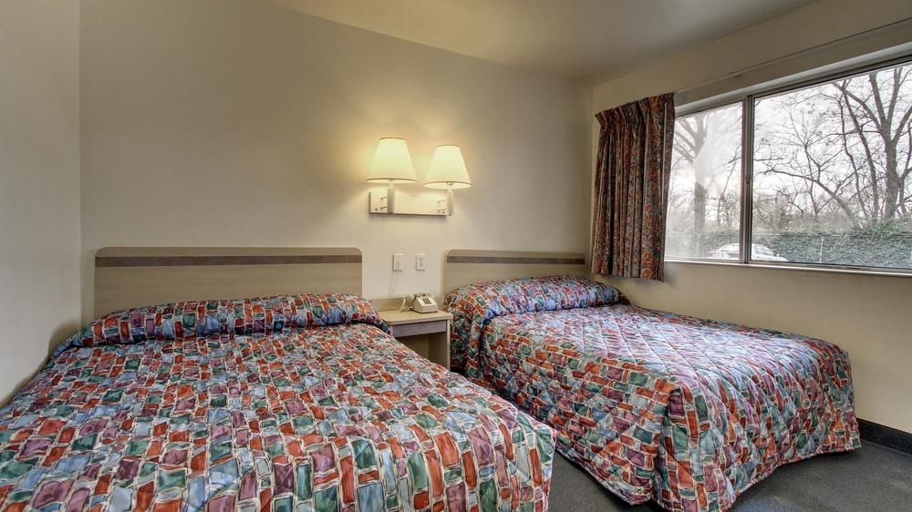 Red Carpet Inn Louisville North -Jeffersonville In Eksteriør bilde