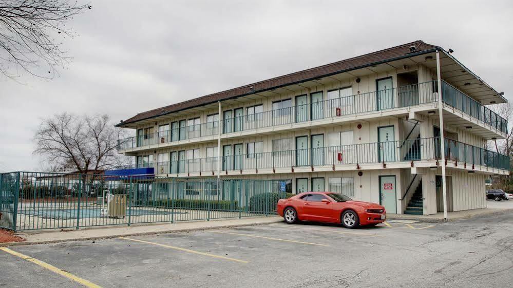 Red Carpet Inn Louisville North -Jeffersonville In Eksteriør bilde